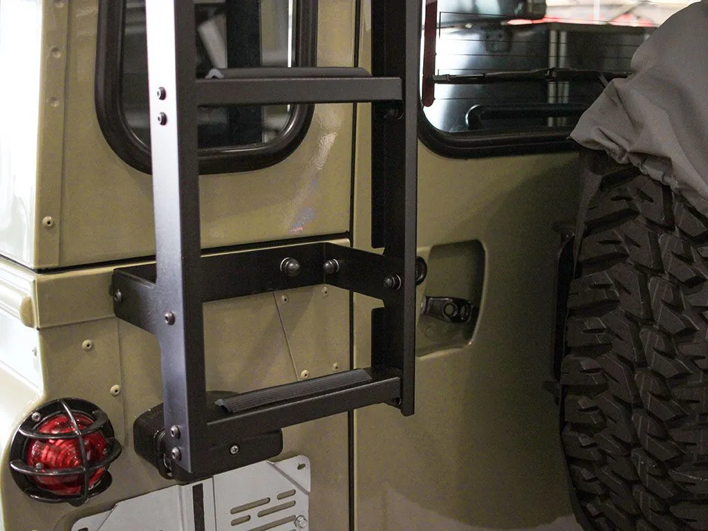 Front Runner Land Rover Defender 90/110 Ladder