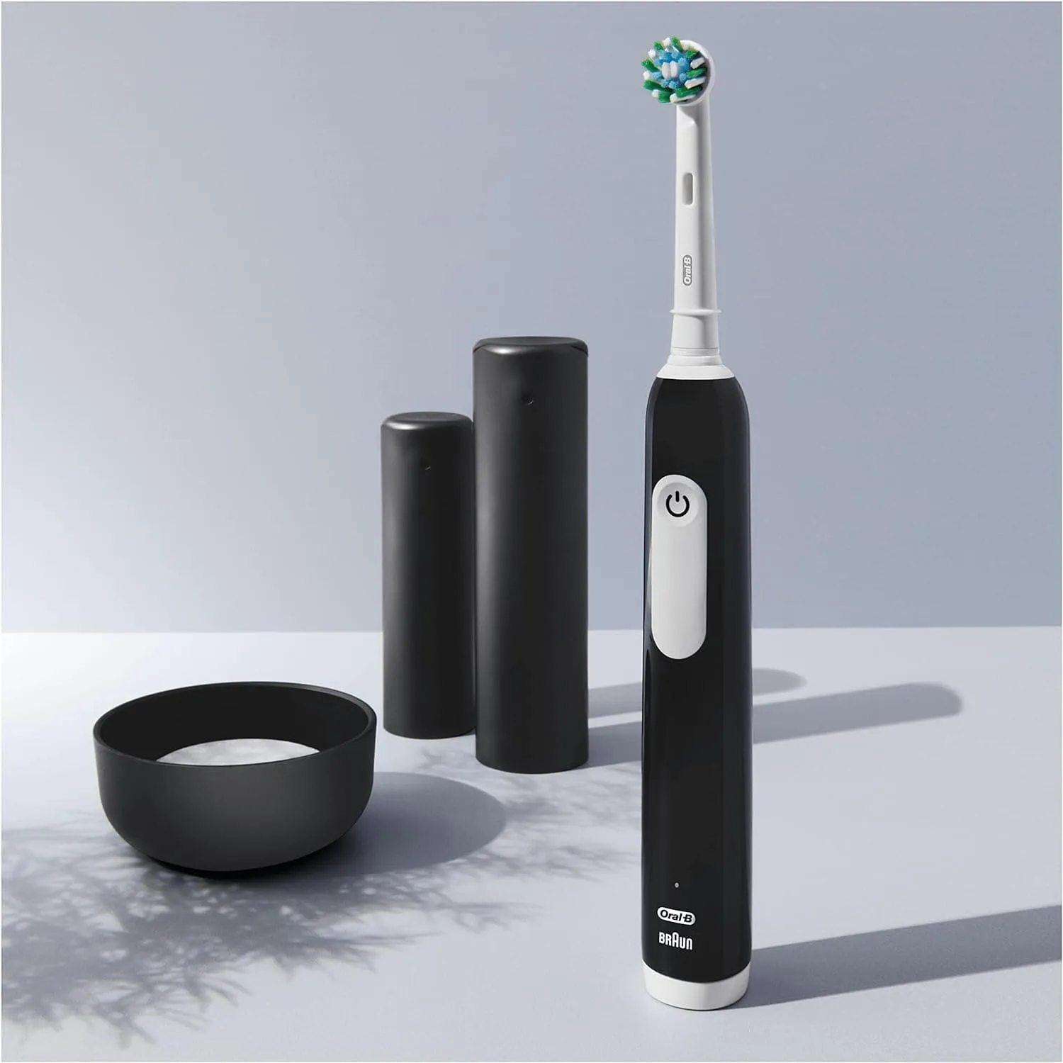 Oral-B Pro 1 Electric Toothbrush With 3D Cleaning, Gifts For Women / Men, 1 Toothbrush Head & Travel Case, Gum Pressure Control, 2 Pin UK Plug, Black