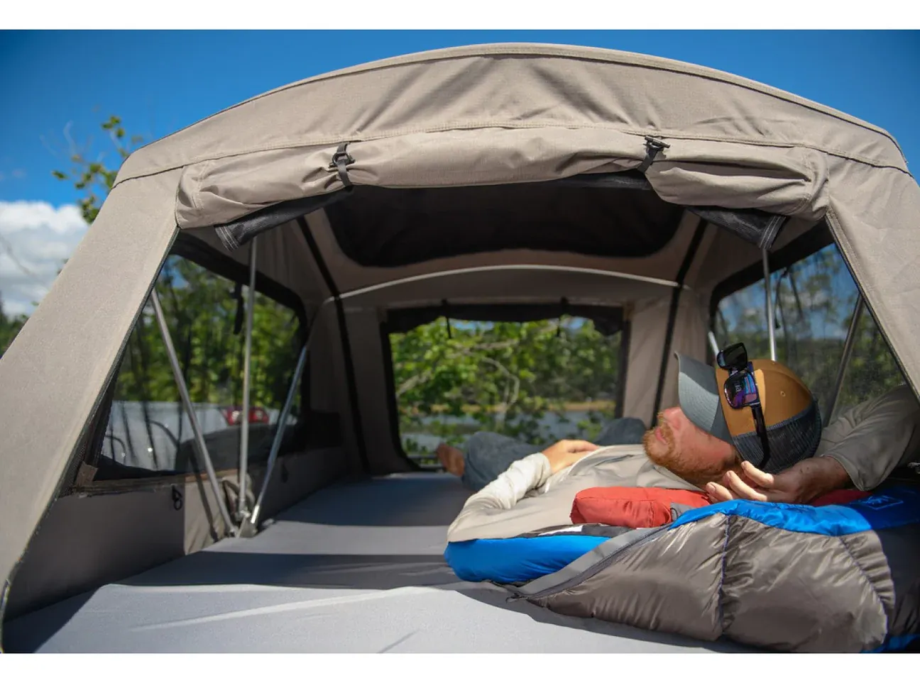 Yakima SkyRise HD Rooftop Tent Small